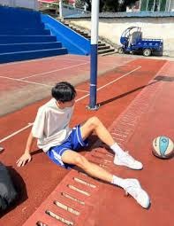 记者：凯恩正在游说英格兰队友格伊，希望他加盟拜仁