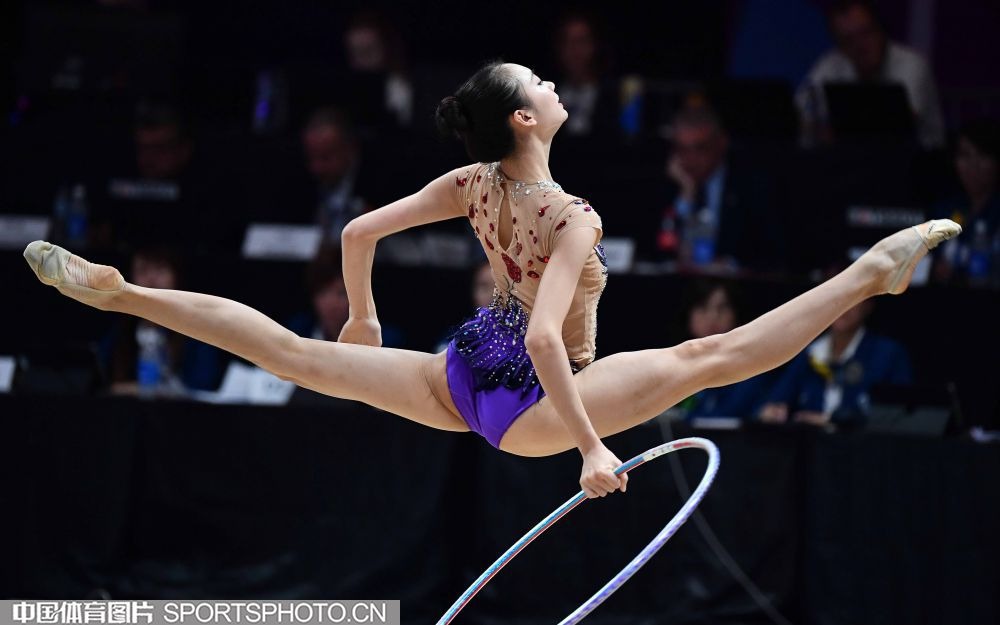 杜兰特空接暴扣，全场掌声雷动