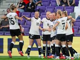 阿尔卡拉斯为了表演赛也是拼了，不过这种e人性格观众是肯定愿意买票的