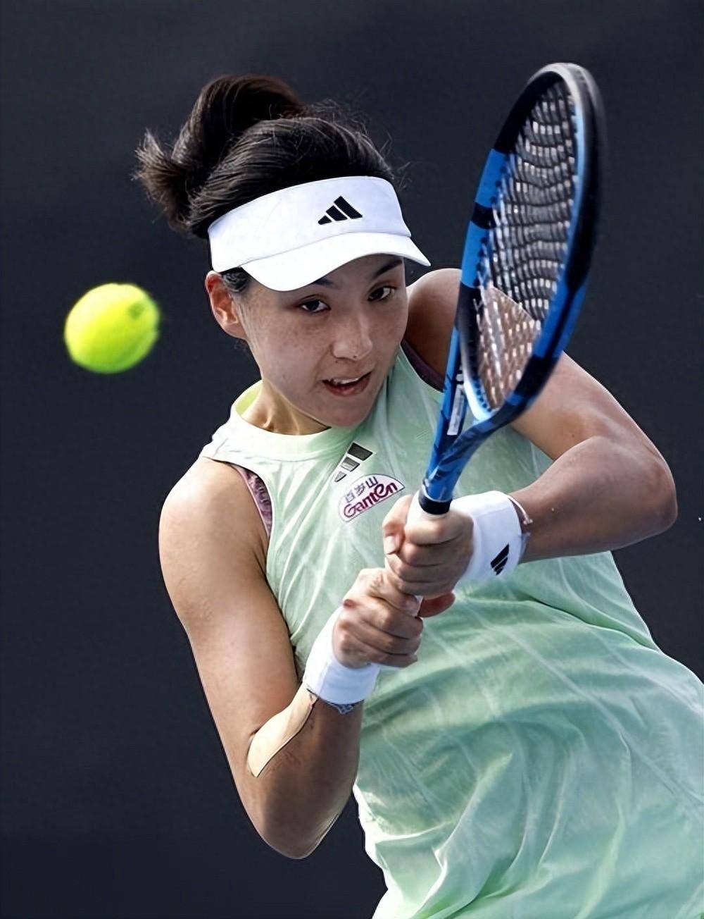 北京新地标诞生：奥林匹克塔永久悬挂五环标志